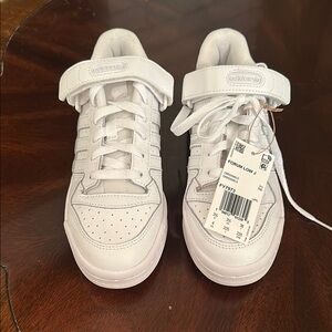 BRAND NEW - Adidas White Sneakers Minimalist Design